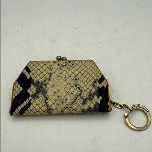 VTG Snakeskin Pattern Coin Purse with Keychain 3.25x2” w/ kiss lock clasp